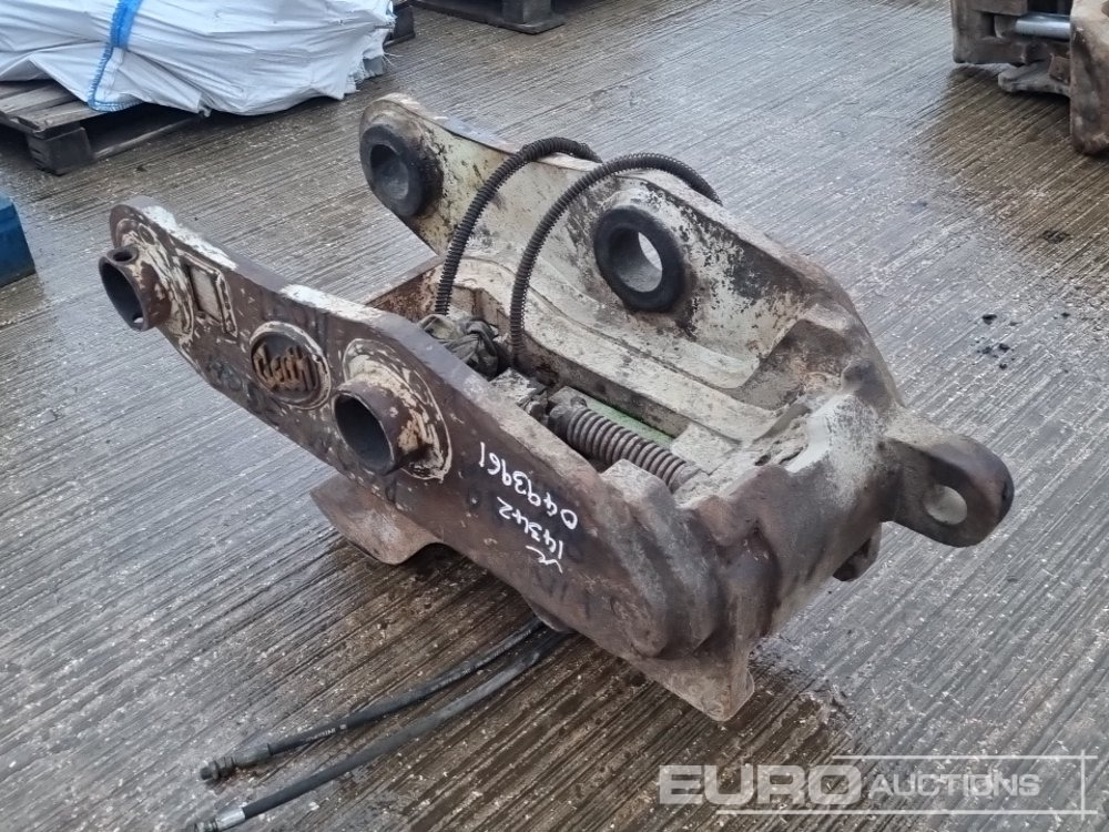 Geith Hydraulic Double Lock Quick Hitch 80mm Pin to suit 20 Ton Excavator - Quick coupler: picture 3 Geith Hydraulic Double Lock Quick Hitch 80mm Pin to suit 20 Ton Excavator - Quick coupler: picture 3