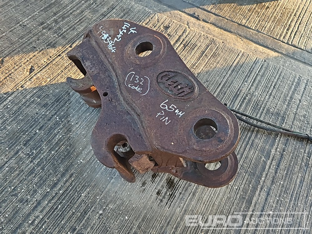 Geith Hydraulic QH 65mm Pin to suit 13 Ton Excavator - Quick coupler: picture 4 Geith Hydraulic QH 65mm Pin to suit 13 Ton Excavator - Quick coupler: picture 4