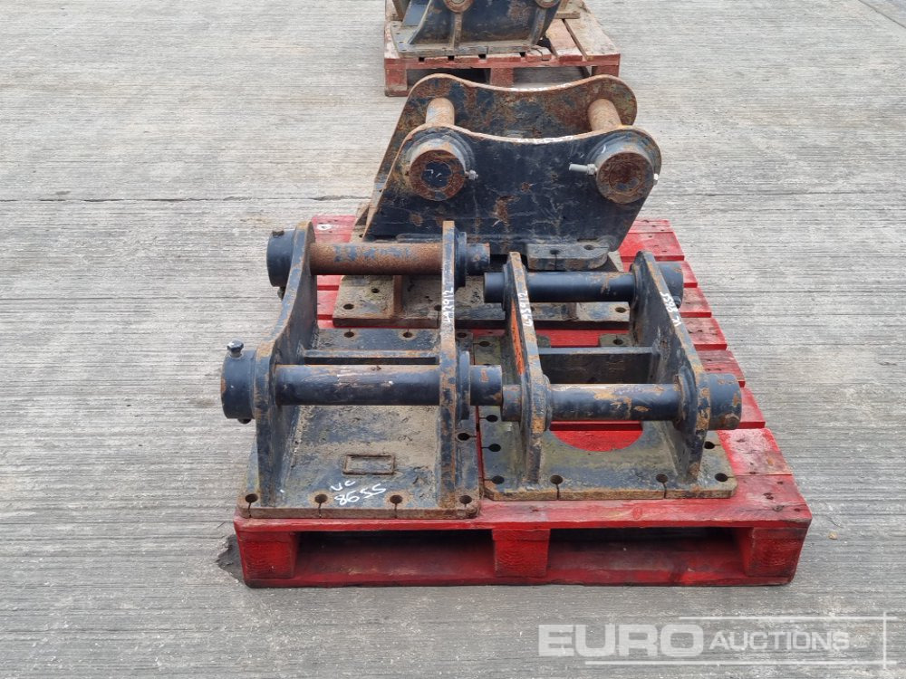 Headstock 70mm Pin to suit 14-16 Ton Excavator (2 of), Headstock 65mm Pin to suit 13 Ton Excavator - Hydraulic hammer: picture 2 Headstock 70mm Pin to suit 14-16 Ton Excavator (2 of), Headstock 65mm Pin to suit 13 Ton Excavator - Hydraulic hammer: picture 2