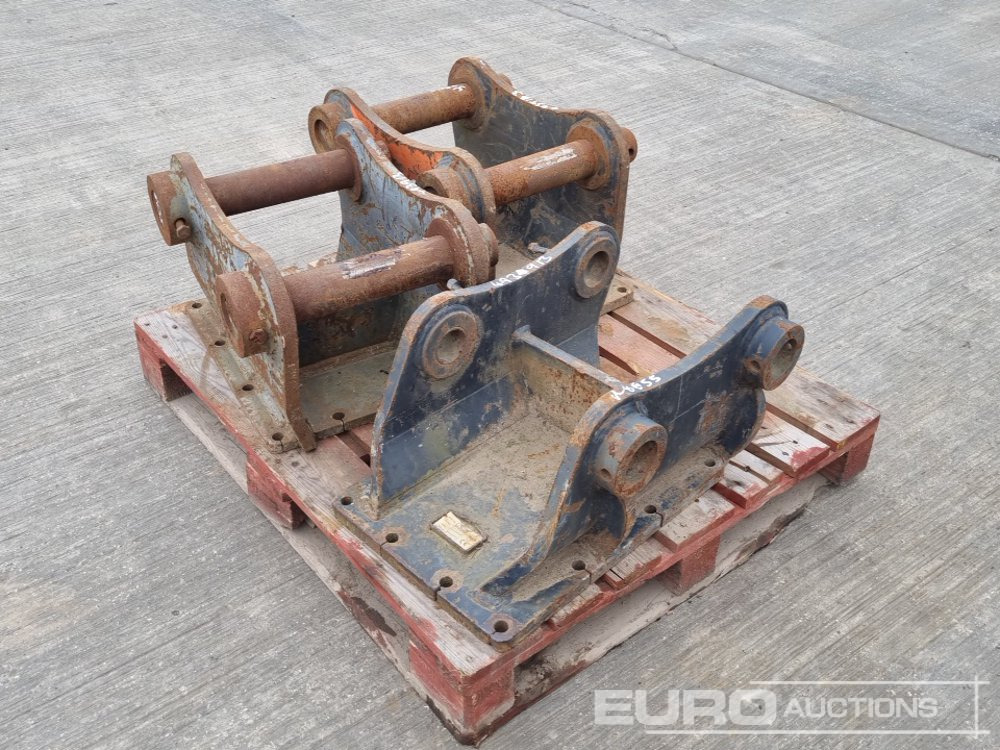 Headstock 80mm Pin to suit 20 Ton Excavator (2 of), Headstock 60mm Pin to suit 10 Ton Excavator - Hydraulic hammer: picture 1 Headstock 80mm Pin to suit 20 Ton Excavator (2 of), Headstock 60mm Pin to suit 10 Ton Excavator - Hydraulic hammer: picture 1