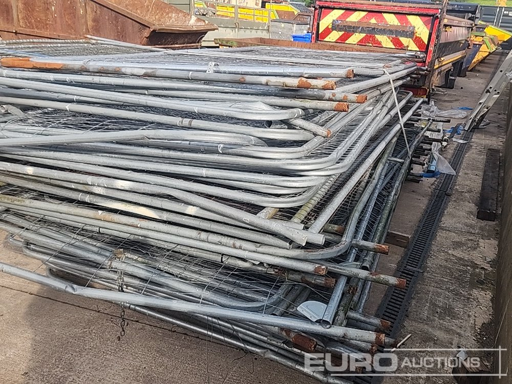 Heras Fencing Panels (Approx 35 of) - Construction equipment: picture 2 Heras Fencing Panels (Approx 35 of) - Construction equipment: picture 2