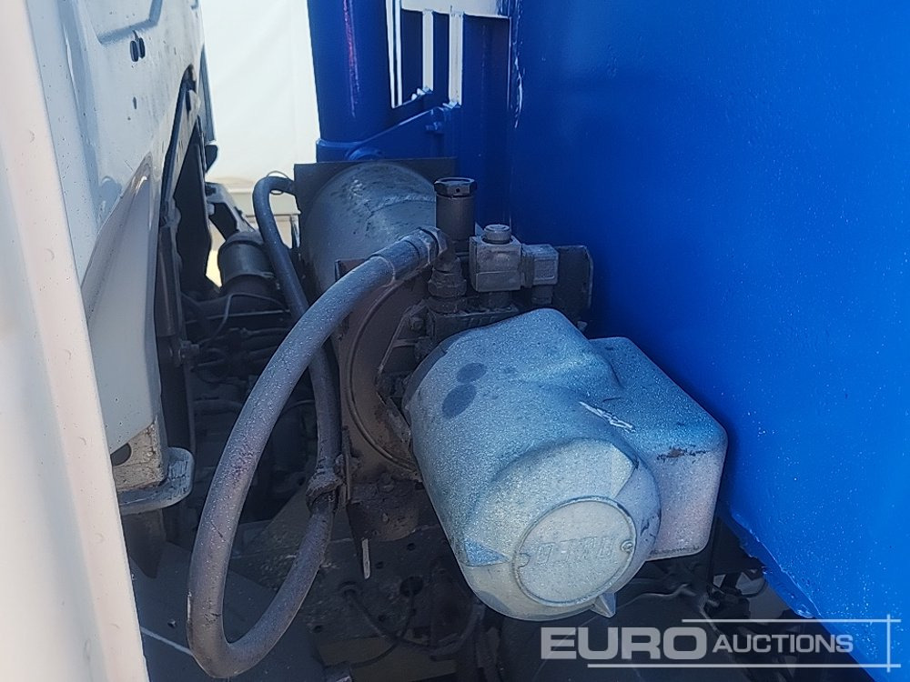Tipper Iveco Eurocargo: picture 15