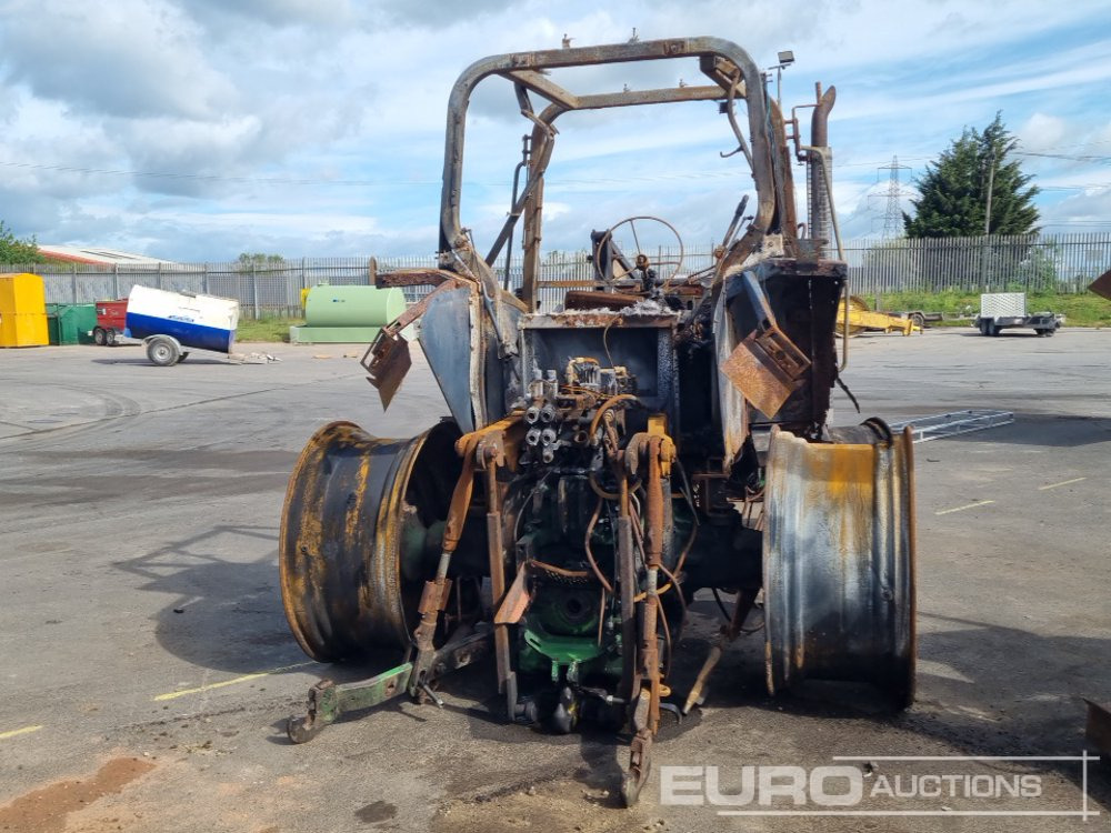 John Deere 4WD Tractor, Loader, 3 Spool Valves (Fire Damaged) - Farm tractor: picture 4 John Deere 4WD Tractor, Loader, 3 Spool Valves (Fire Damaged) - Farm tractor: picture 4