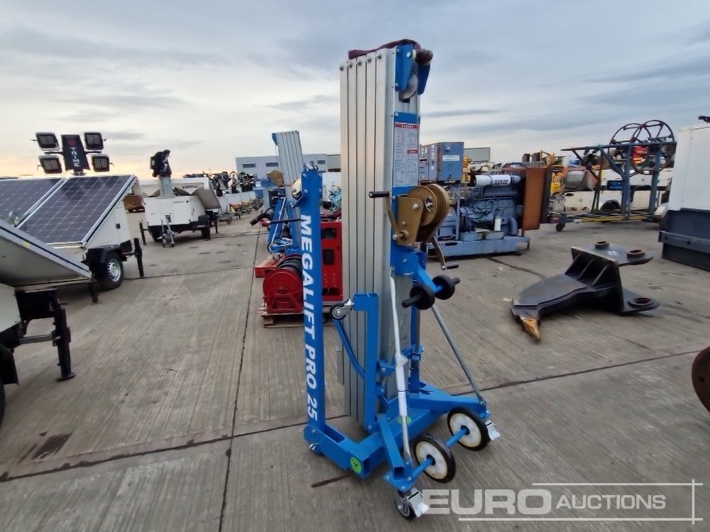 Unused Hand Lift GTWY-7.9 Material Lift - Material handling equipment: picture 1 Unused Hand Lift GTWY-7.9 Material Lift - Material handling equipment: picture 1