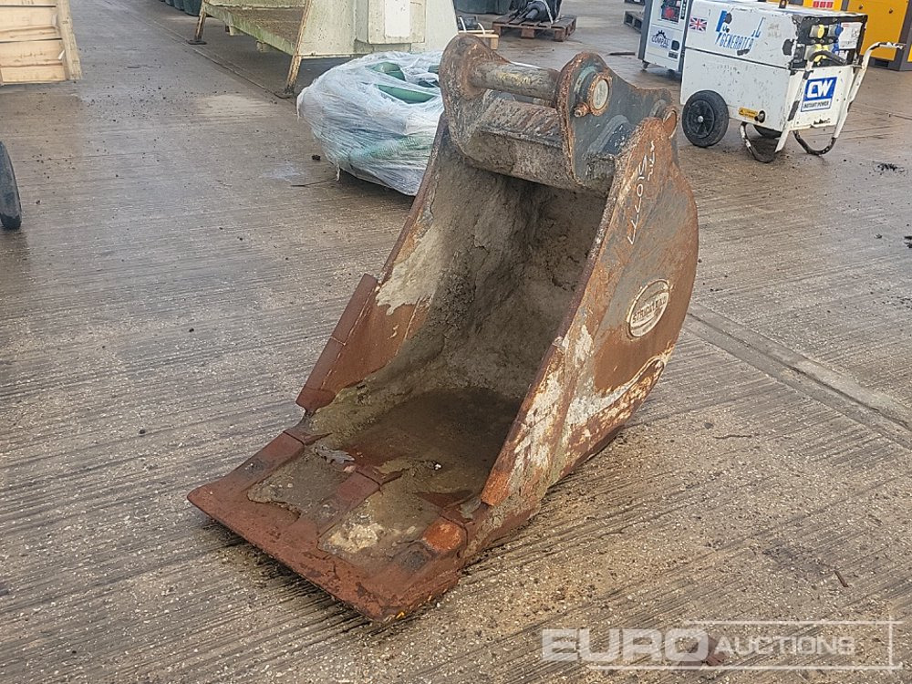 Strickland 24" Digging Bucket 65mm Pin to suit 13 Ton Excavator - Bucket: picture 1 Strickland 24" Digging Bucket 65mm Pin to suit 13 Ton Excavator - Bucket: picture 1