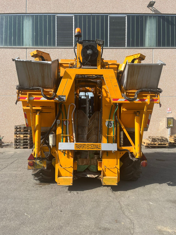 Vendemmiatrice usata Grégoire G60I - Grape harvesting machine: picture 2 Vendemmiatrice usata Grégoire G60I - Grape harvesting machine: picture 2
