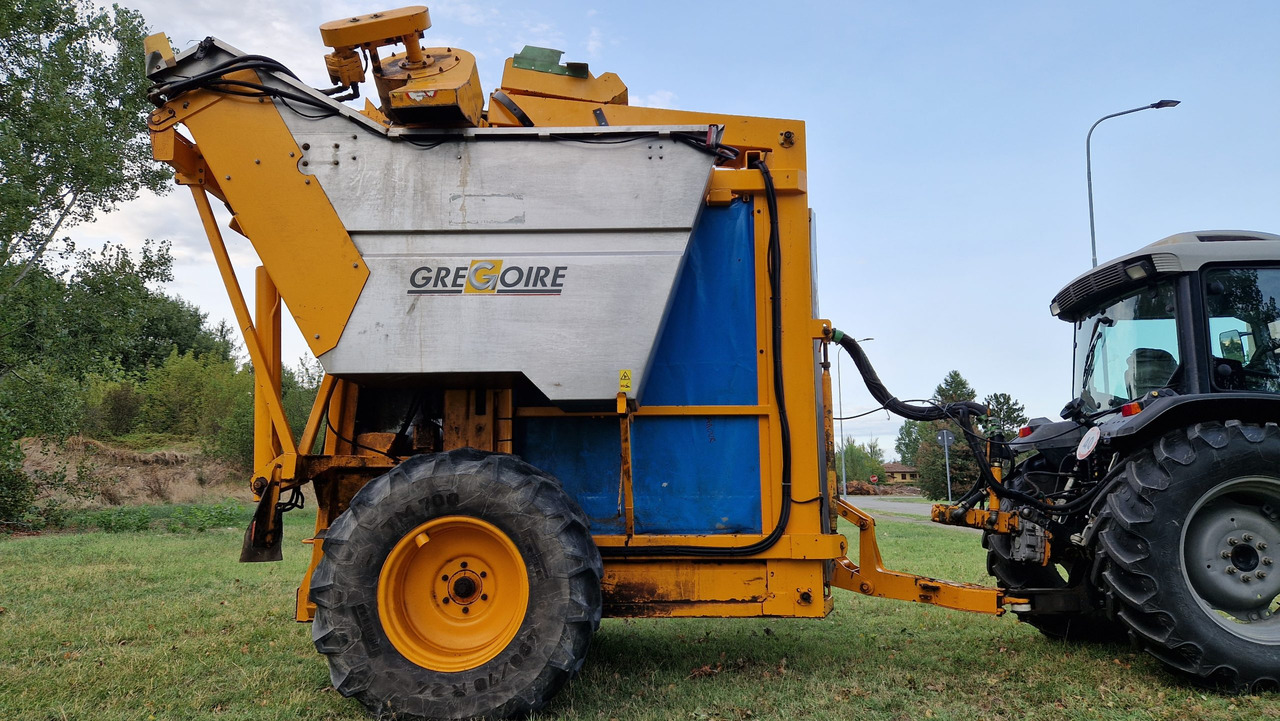 Vendemmiatrice usata Grégoire G60I - Grape harvesting machine: picture 1 Vendemmiatrice usata Grégoire G60I - Grape harvesting machine: picture 1