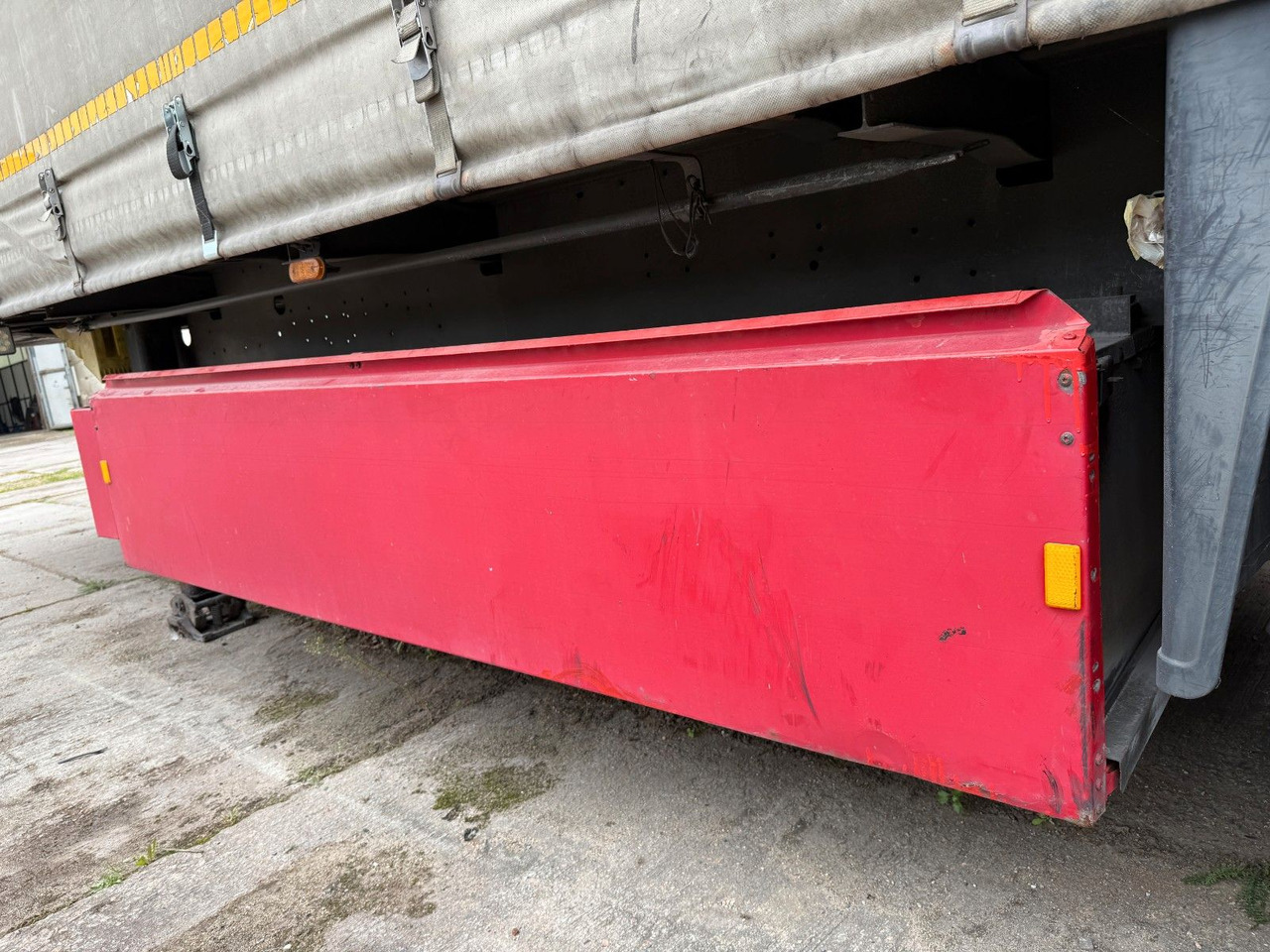 Schmitz Cargobull Standart Seitenplane/Liftachse/Palettenkasten - Curtainsider semi-trailer: picture 5 Schmitz Cargobull Standart Seitenplane/Liftachse/Palettenkasten - Curtainsider semi-trailer: picture 5