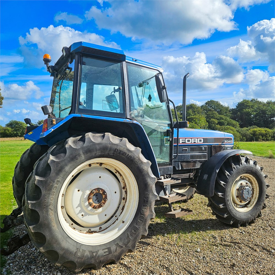 Ford 8340 Powerstar SLE - Farm tractor: picture 3 Ford 8340 Powerstar SLE - Farm tractor: picture 3