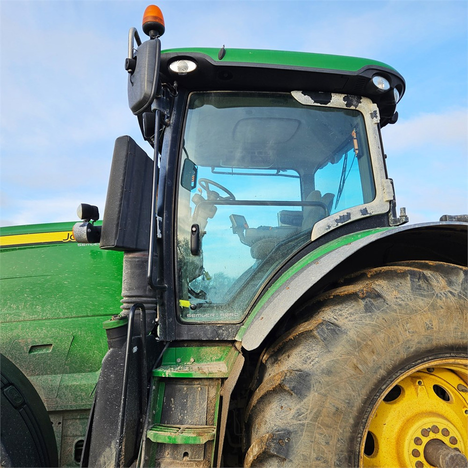 Farm tractor John Deere 7280 R: picture 14