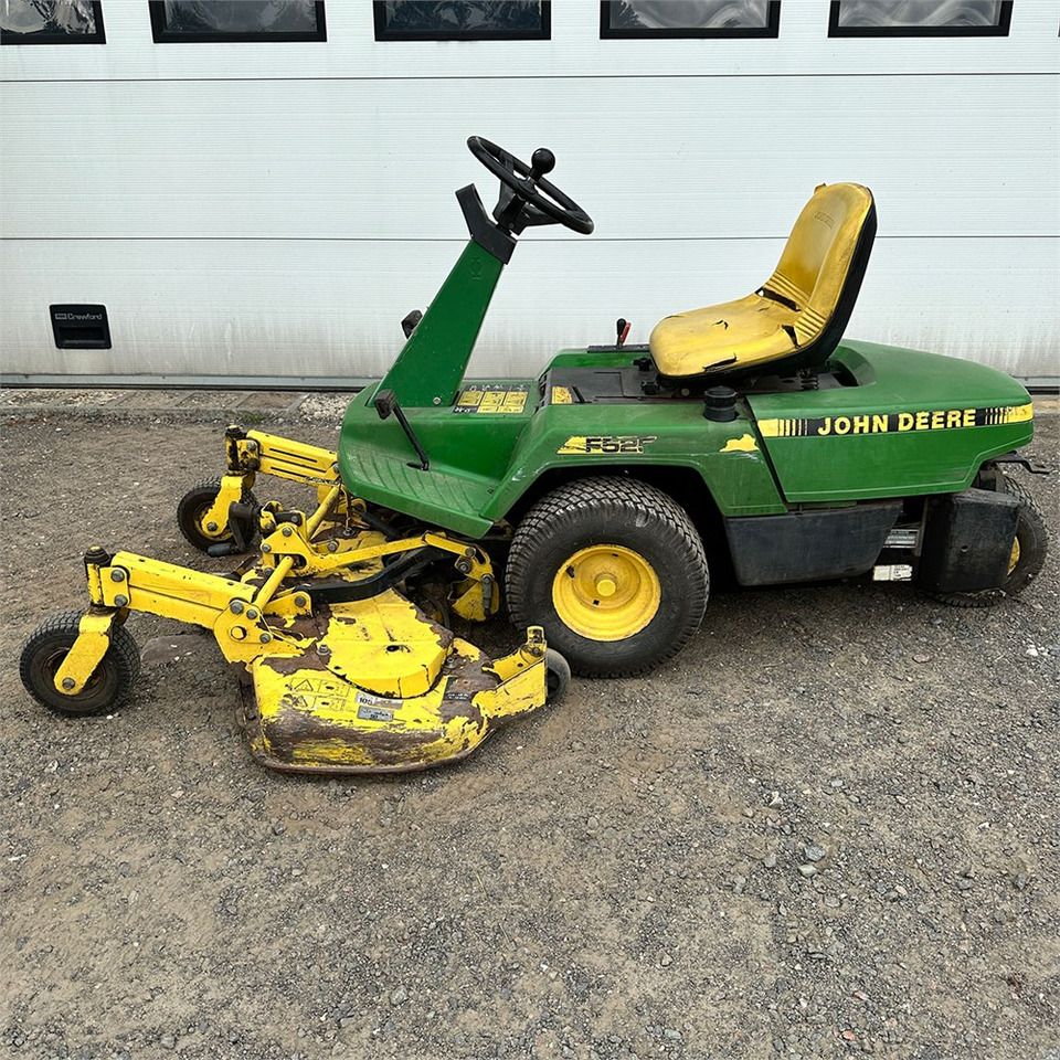 John Deere F525 FM - Garden mower: picture 2 John Deere F525 FM - Garden mower: picture 2