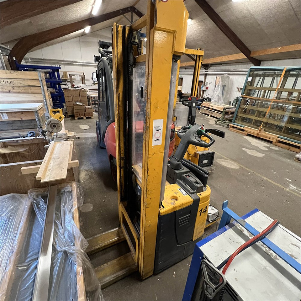 Jungheinrich ERC 214 - Pallet truck: picture 1 Jungheinrich ERC 214 - Pallet truck: picture 1