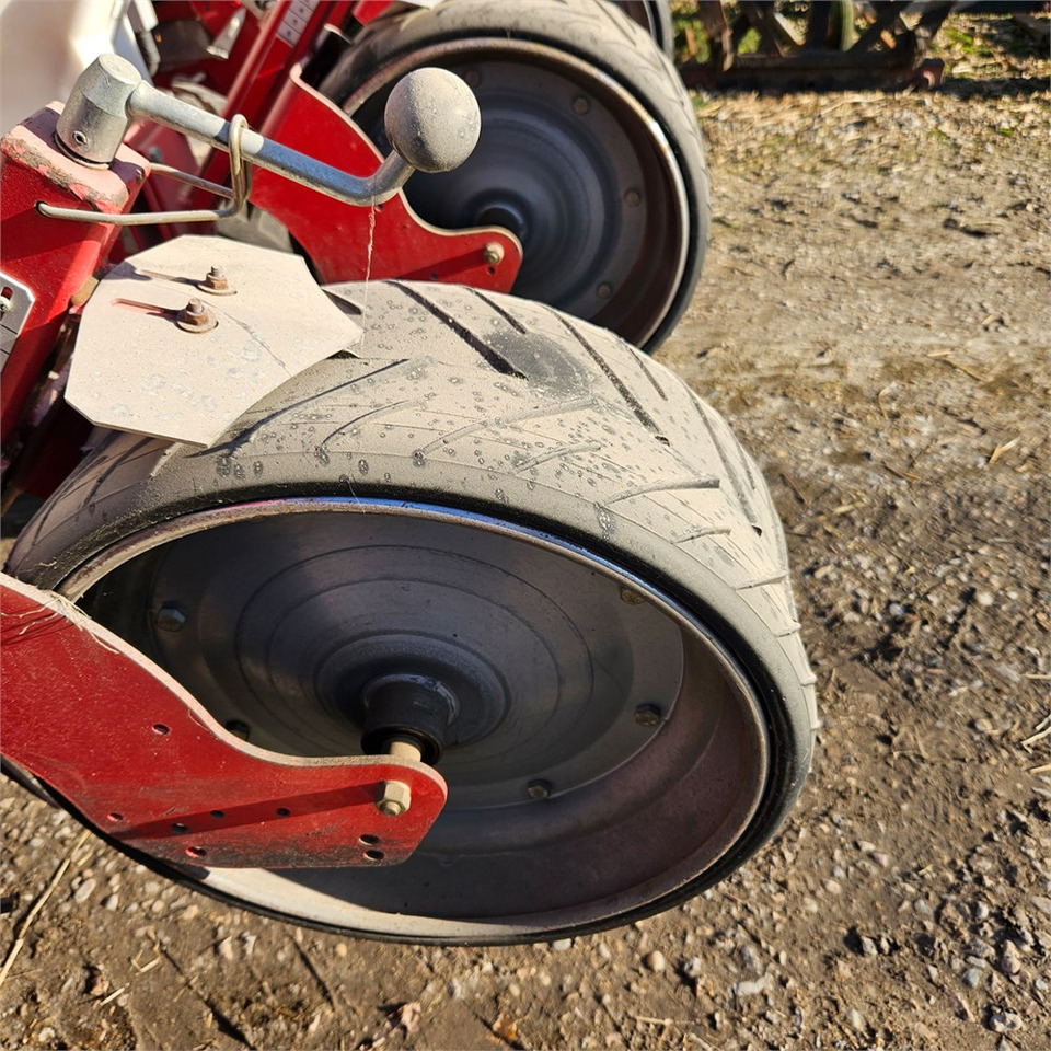 Lease a Kverneland Optima E-drive 8 Kverneland Optima E-drive 8: picture 36 Lease a Kverneland Optima E-drive 8 Kverneland Optima E-drive 8: picture 36