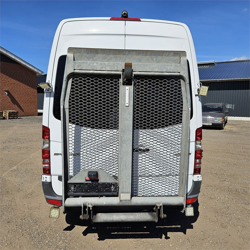 Mercedes Sprinter 316 CDI - Passenger van: picture 5 Mercedes Sprinter 316 CDI - Passenger van: picture 5
