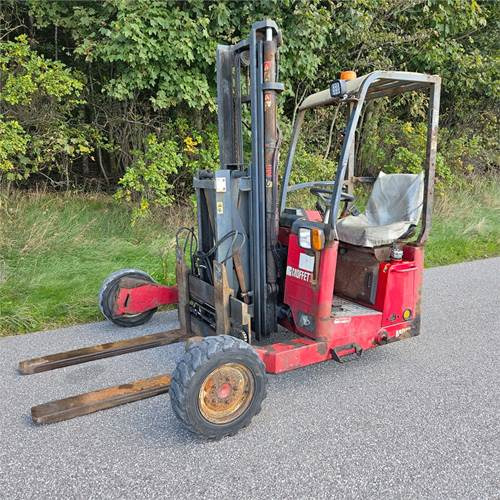 Moffett M4 25.3 - Truck mounted forklift: picture 1 Moffett M4 25.3 - Truck mounted forklift: picture 1