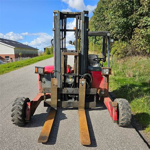 Moffett M4 25.3 - Truck mounted forklift: picture 3 Moffett M4 25.3 - Truck mounted forklift: picture 3