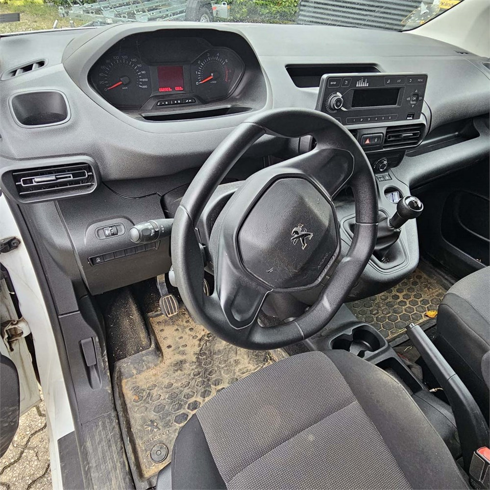 Small van Peugeot Partner 1,5 Blue HDI 100 L1: picture 13