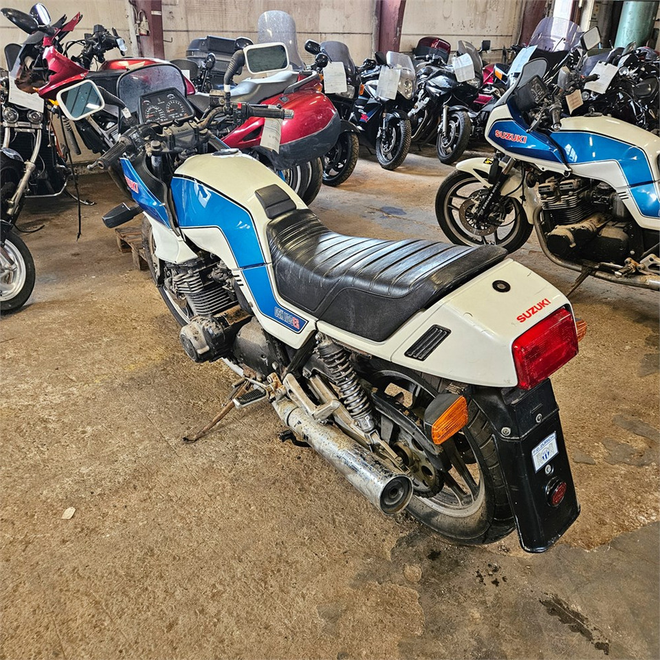 Suzuki GSX 1100 ES - Motorcycle: picture 3 Suzuki GSX 1100 ES - Motorcycle: picture 3