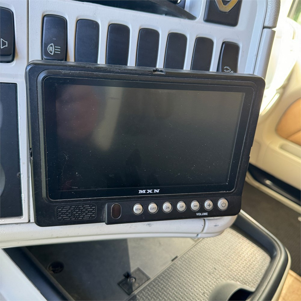 Tractor unit Scania R 620: picture 18