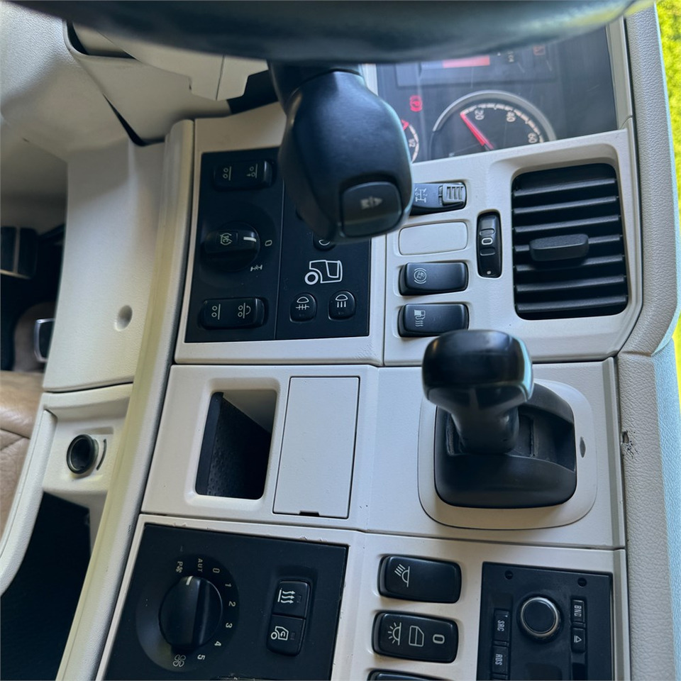Tractor unit Scania R 620: picture 15