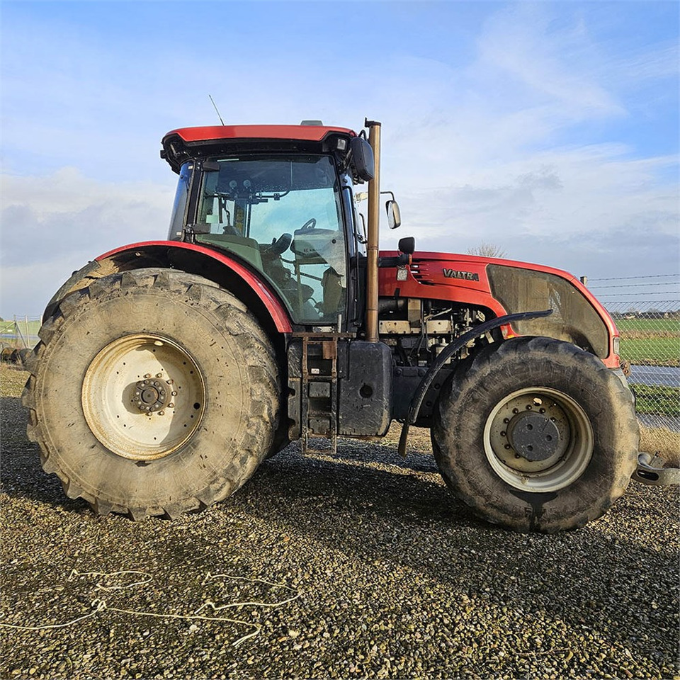 Valtra S322 - Farm tractor: picture 2 Valtra S322 - Farm tractor: picture 2