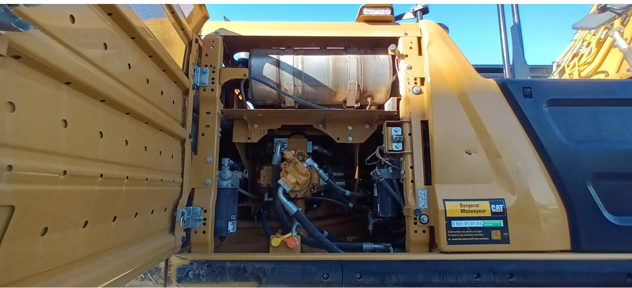Crawler excavator CAT 336: picture 18