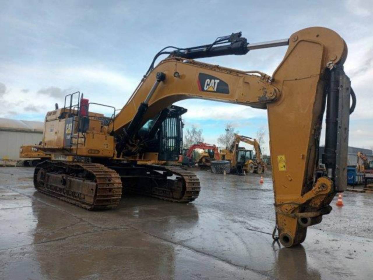 CAT 374F - Crawler excavator: picture 4 CAT 374F - Crawler excavator: picture 4