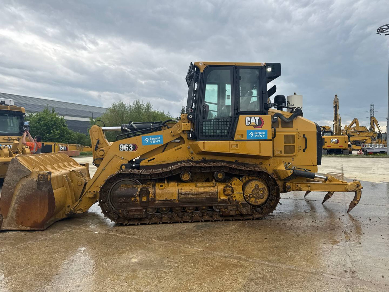 CAT 963 - Crawler loader: picture 1 CAT 963 - Crawler loader: picture 1