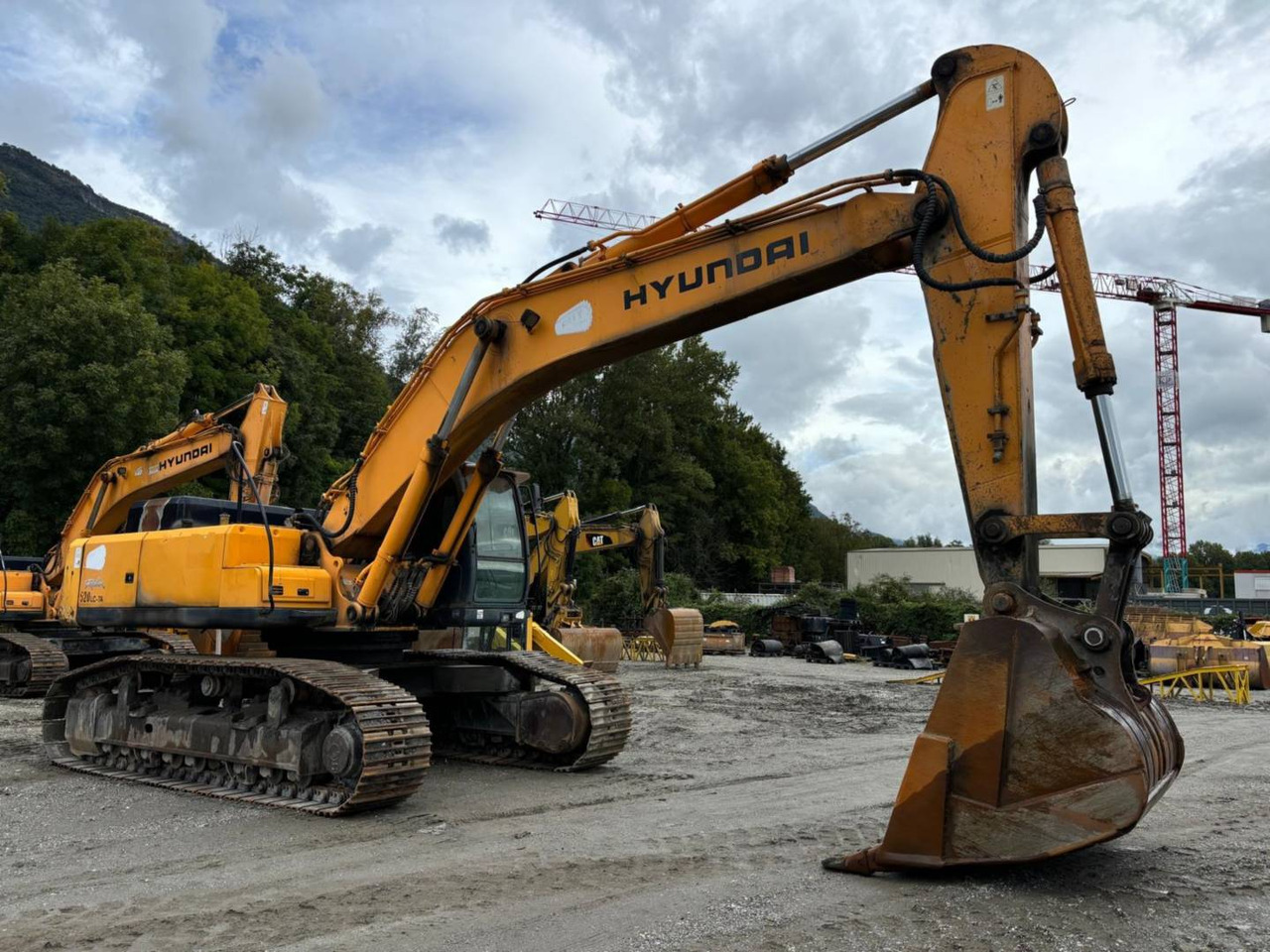 HYUNDAI ROBEX520LC - Crawler excavator: picture 1 HYUNDAI ROBEX520LC - Crawler excavator: picture 1