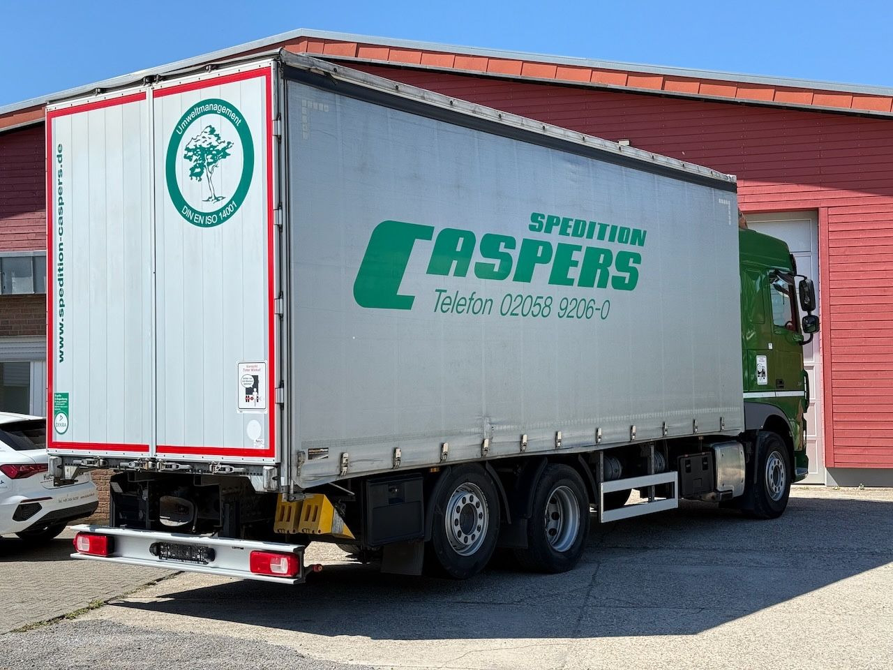 DAF XF 480 Plane 6x2 - Curtainsider truck: picture 2 DAF XF 480 Plane 6x2 - Curtainsider truck: picture 2