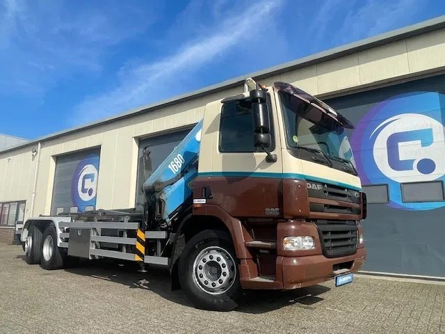 DAF CF 85.340 6X2 Euro 3 - Haakarm containersystem - Hooklift - Abrollkipper - Year 2004 - HMF 1680-K2 Crane - Grua - Ladekran - Autolaadkraan - Hook lift truck, Crane truck: picture 4 DAF CF 85.340 6X2 Euro 3 - Haakarm containersystem - Hooklift - Abrollkipper - Year 2004 - HMF 1680-K2 Crane - Grua - Ladekran - Autolaadkraan - Hook lift truck, Crane truck: picture 4