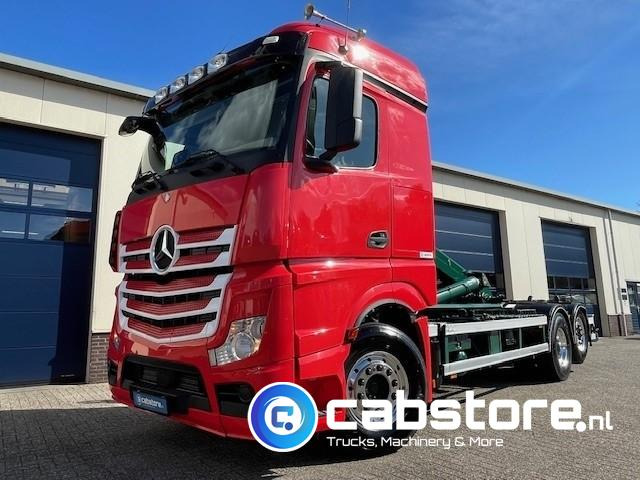 Mercedes-Benz ACTROS 2542 6x2 Euro 6 - HIAB-Multilift 26 Ton's Haakarmsysteem - Containerlift -Bouwjaar 2016 - Km 544.497 - Hook lift truck: picture 3 Mercedes-Benz ACTROS 2542 6x2 Euro 6 - HIAB-Multilift 26 Ton's Haakarmsysteem - Containerlift -Bouwjaar 2016 - Km 544.497 - Hook lift truck: picture 3
