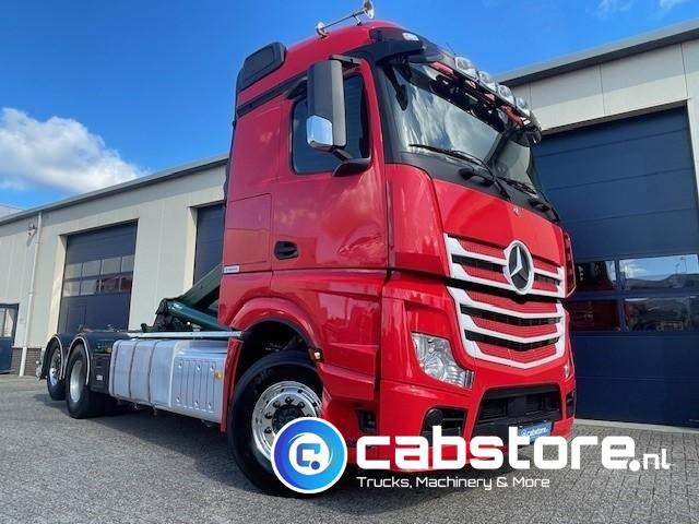 Mercedes-Benz ACTROS 2542 6x2 Euro 6 - HIAB-Multilift 26 Ton's Haakarmsysteem - Containerlift -Bouwjaar 2016 - Km 544.497 - Hook lift truck: picture 2 Mercedes-Benz ACTROS 2542 6x2 Euro 6 - HIAB-Multilift 26 Ton's Haakarmsysteem - Containerlift -Bouwjaar 2016 - Km 544.497 - Hook lift truck: picture 2