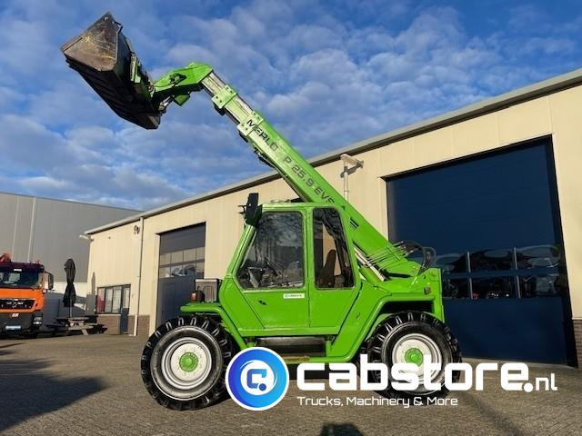 Merlo P25 9EVS Starre Verreiker - Bouwjaar 1994 - Urenstand tacho 8171 - Laadschop + palletvorken - 4x4x4 - Perkins Diesel - Telescopic handler: picture 3 Merlo P25 9EVS Starre Verreiker - Bouwjaar 1994 - Urenstand tacho 8171 - Laadschop + palletvorken - 4x4x4 - Perkins Diesel - Telescopic handler: picture 3