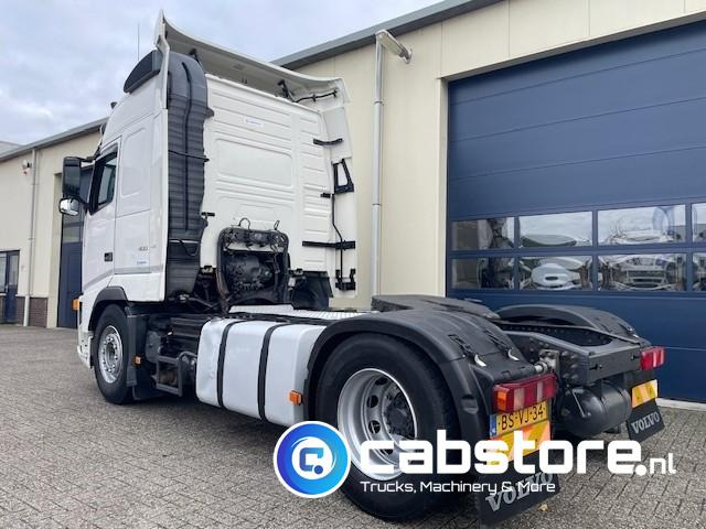 Volvo FH 400 4X2 Euro 5 - VEB+ Brake - Globetrotter - I-Shift - 2 tanks - Bouwjaar 2007 - Km 1.097.798 - Tractor unit: picture 3 Volvo FH 400 4X2 Euro 5 - VEB+ Brake - Globetrotter - I-Shift - 2 tanks - Bouwjaar 2007 - Km 1.097.798 - Tractor unit: picture 3