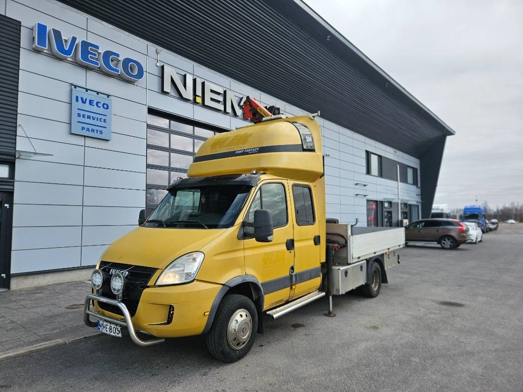 Iveco Daily 65C18 D Palfinger PK3700+ makuuohjaamo - Flatbed van: picture 1 Iveco Daily 65C18 D Palfinger PK3700+ makuuohjaamo - Flatbed van: picture 1
