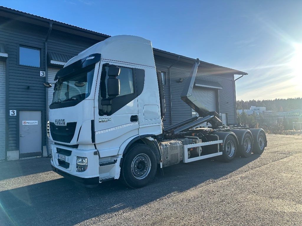 Iveco Stralis 560 8x4*4 - Hook lift truck: picture 1 Iveco Stralis 560 8x4*4 - Hook lift truck: picture 1