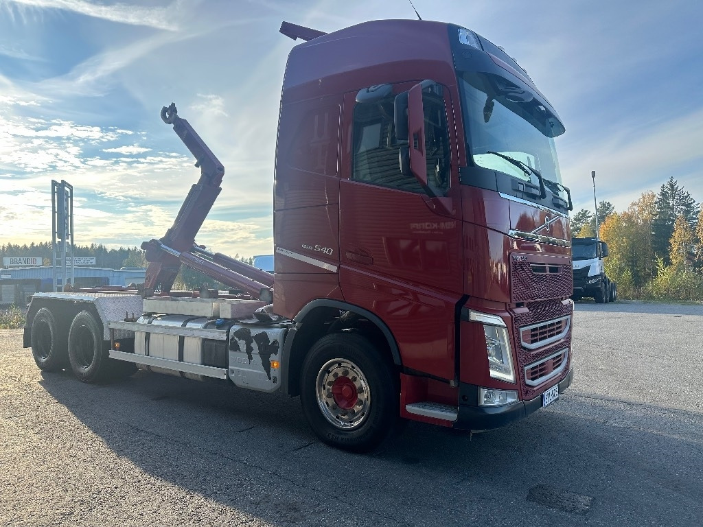 Volvo FH13 540 6x4  - Hook lift truck: picture 3 Volvo FH13 540 6x4  - Hook lift truck: picture 3