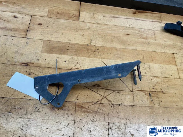 Scania spoiler beslag – Scania 2625584 - Body and exterior for Truck: picture 1 Scania spoiler beslag – Scania 2625584 - Body and exterior for Truck: picture 1