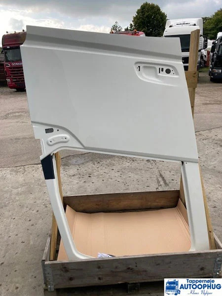 Volvo FH4 dør / door P/N: 82183078 - Body and exterior for Truck: picture 1 Volvo FH4 dør / door P/N: 82183078 - Body and exterior for Truck: picture 1