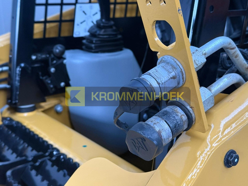 Lease a Caterpillar 216 B3 Caterpillar 216 B3: picture 11