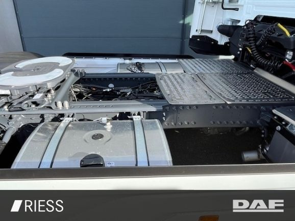 DAF XG 530 FT Alcoa Leder Vollluft Standklima - Tractor unit: picture 5 DAF XG 530 FT Alcoa Leder Vollluft Standklima - Tractor unit: picture 5