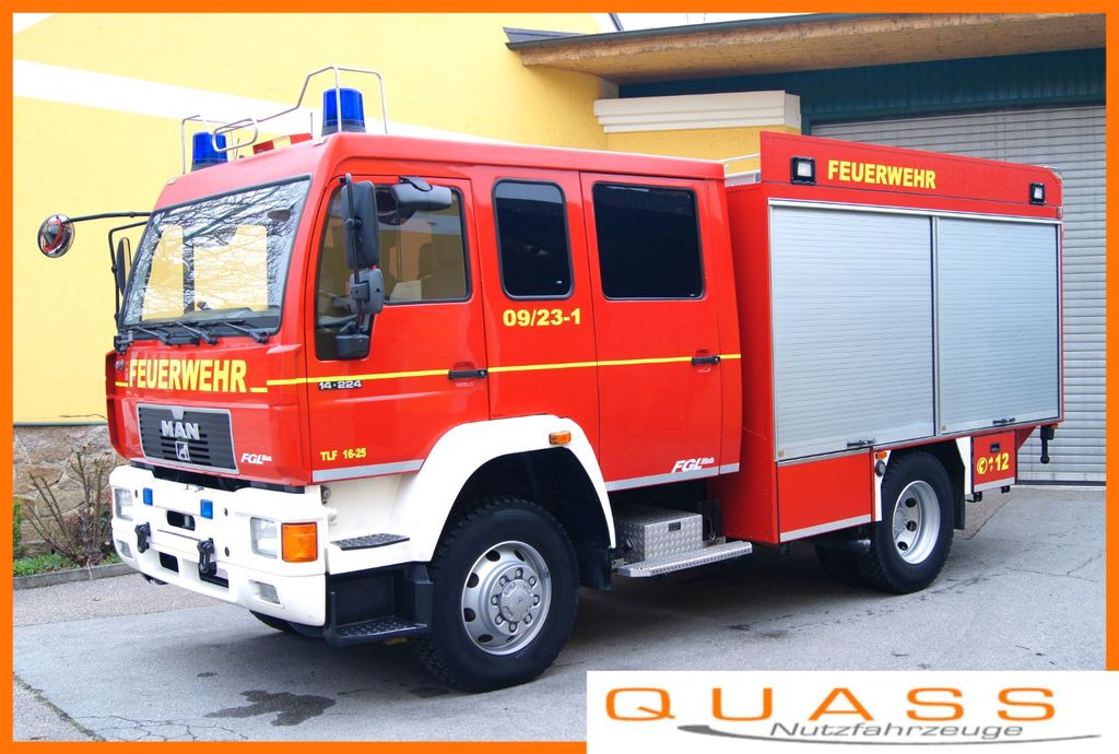 MAN 14.224 L80 4x4 /METZ TLF 16/25 Feuerwehr Expedition  - Fire truck: picture 1 MAN 14.224 L80 4x4 /METZ TLF 16/25 Feuerwehr Expedition  - Fire truck: picture 1