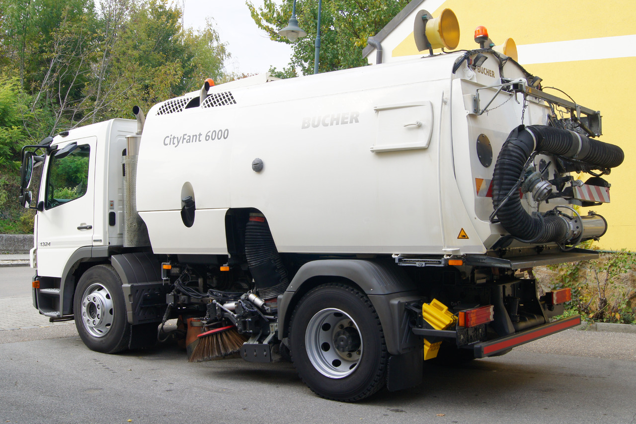 MERCEDES-BENZ ATEGO 1324 / BUCHER CityFant 6000 TWIN, beidseitig + Heck, Aufbaumotor - Road sweeper: picture 4 MERCEDES-BENZ ATEGO 1324 / BUCHER CityFant 6000 TWIN, beidseitig + Heck, Aufbaumotor - Road sweeper: picture 4