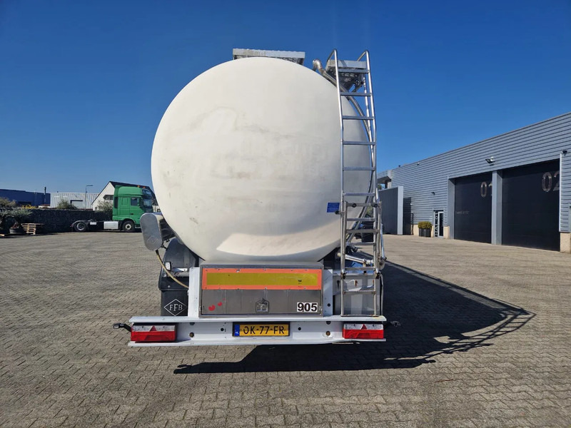 Feldbinder 38000 liter 3 kamer tankoplegger met CIP Leiding en tank verwarming - Tank semi-trailer: picture 3 Feldbinder 38000 liter 3 kamer tankoplegger met CIP Leiding en tank verwarming - Tank semi-trailer: picture 3