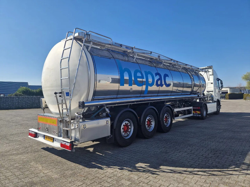 Feldbinder 38000 liter 3 kamer tankoplegger met CIP Leiding en tank verwarming - Tank semi-trailer: picture 4 Feldbinder 38000 liter 3 kamer tankoplegger met CIP Leiding en tank verwarming - Tank semi-trailer: picture 4
