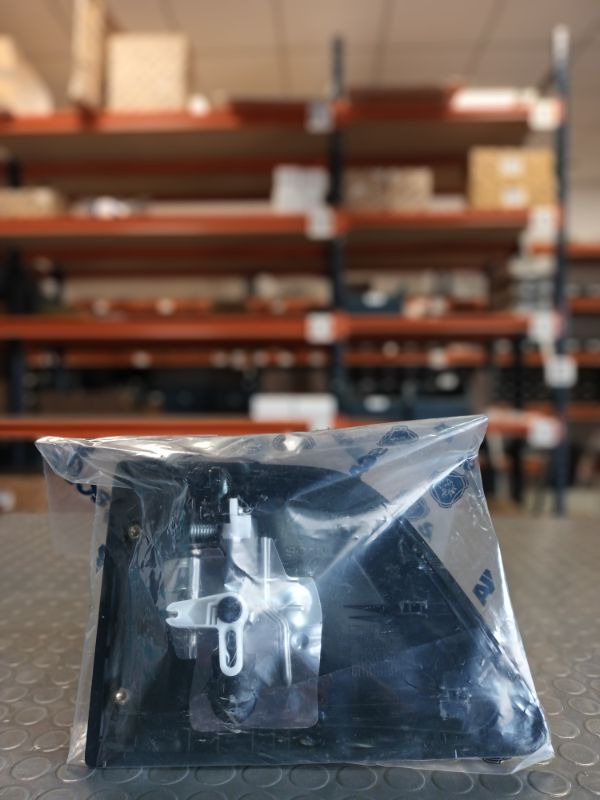 SCANIA DOOR HANDLE 2371254, 2145647 - Door and parts for Truck: picture 1 SCANIA DOOR HANDLE 2371254, 2145647 - Door and parts for Truck: picture 1