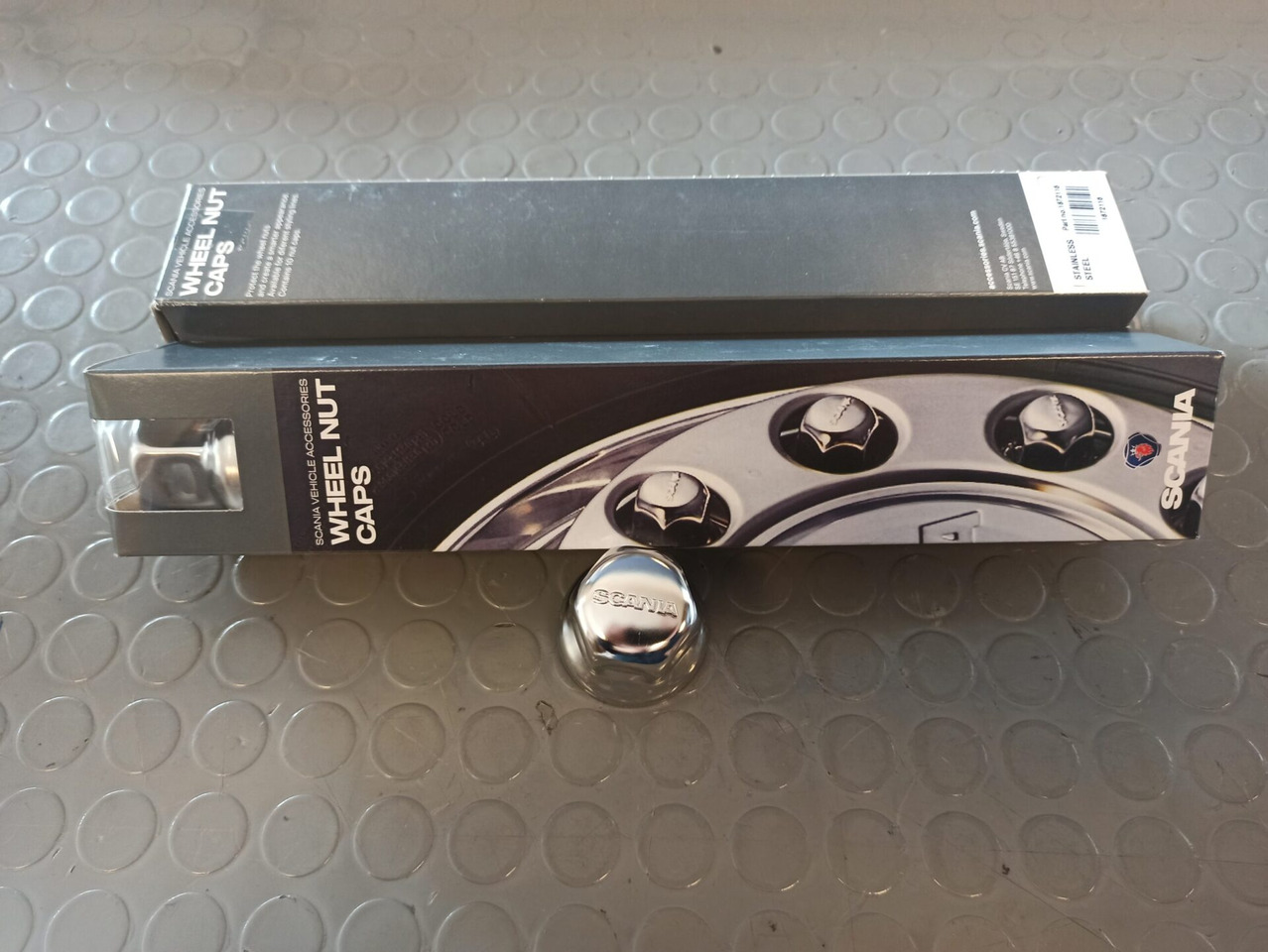 SCANIA WHEEL NUT CAPS - 1872116 - Axle and parts for Truck: picture 1 SCANIA WHEEL NUT CAPS - 1872116 - Axle and parts for Truck: picture 1