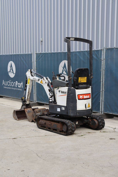 Bobcat E10 - Mini excavator: picture 4 Bobcat E10 - Mini excavator: picture 4