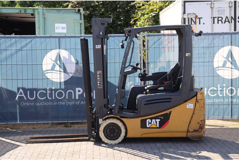 Caterpillar 2ET4000 - Electric forklift: picture 2 Caterpillar 2ET4000 - Electric forklift: picture 2